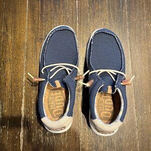 Hey Dudes. Mens size 6, ladies 8